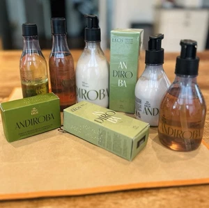 Natura Combo Andiroba 8 Productos Andiroba Natura 8 Combinación de Producto - Imagen 1 de 10