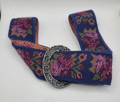 Vtg 1980s Woven 1 7/8" W Belt Blue Background Floral Silvertone Oval Buckle 28" - Image 1 of 4