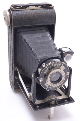 ✅ KODAK JUNIOR 620 EARLY MODEL ‘144’ CAMERA 6X9CM ON 620 ROLL FILM ‘ART DECO' - Photo 1/4
