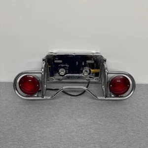 Barra de montaje de matrícula Harley Road King Classic 99 cromada FLHRCI con luces traseras - Imagen 1 de 9