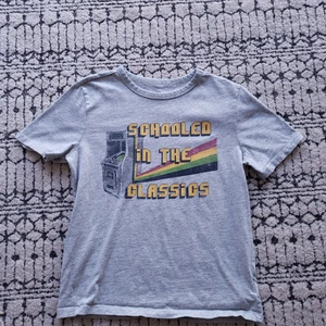 Gap Kids - Schooled in the Classics - T-Shirt - Grau - Jungen Medium - Bild 1 von 7