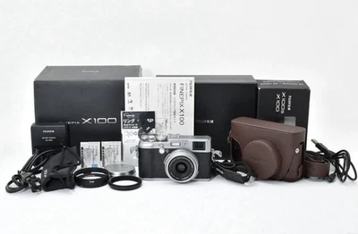 " MINT " Fujifilm FinePix X Series X100 12.3MP Silver Digital Camera From Japan - Image 1 of 4