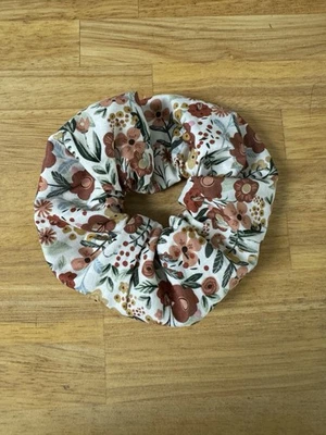 Banda de lazo floral botánica para el cabello accesorio hecho a mano  Foto 1 de 2