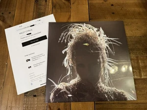 Miley Cyrus - Something Beautiful - SIGNIERTES Exclusive Vinyl (Sea Blue) *IN HAND* - Bild 1 von 10