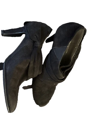 Zapato Botín Tahari Gamuza Correa al Tobillo Talla 9.5 M Negro ¡Prístino! Foto 1 de 4