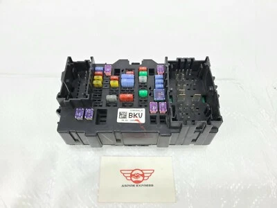 2015-2018 GMC Sierra 1500 Right Interior Fuse Relay Box OEM 23443944 - Image 1 of 3