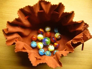 15 Glasmurmeln in tollen Farben 15x 17mm 1x 21mm NEU im Beutel ( Schafleder ) - Bild 1 von 3