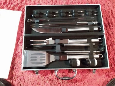 Fondue and/or BBQ utensil kit, with case: Probably Sharper Image product - Image 1 of 4