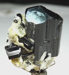 20 KARAT NATÜRLICHER SCHWARZER TURMALIN UND FELDSPAT KRISTALL AUS PAKISTAN, (Vn-27). - Bild 1 von 12