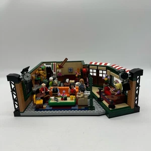 LEGO IDEAS 21319 Friends Television Series Central Perk Cafe Set w/ 7 mini figs - Picture 1 of 24