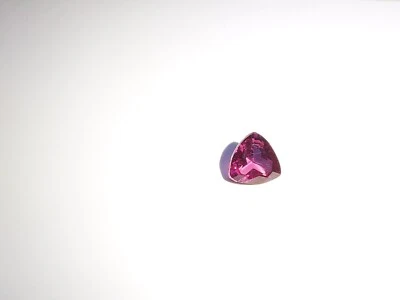 0.94 ct Natural Purple Pyrope Garnet Loose Gemstone VS1 clarity Trillion cut Top - Image 1 of 4