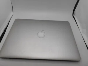 MacBook Pro 12,1/i5-5287U/16GB Ram/13"/OSX - shuts down during boot - Afbeelding 1 van 3
