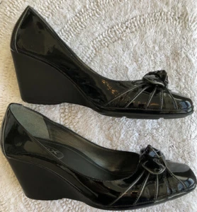 Geox Respira Closed Toe Wedge Pump Black Patent Sz 8.5 - Picture 1 of 10