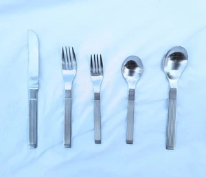Lote de 38 piezas de cubiertos de acero inoxidable Dansk THEBE Rib servicio de China para 7 escandinavos - Imagen 1 de 11
