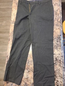 Pantalones cómodos Dockers ClassicFlex firma caquis gris oscuro para hombre talla 34W x 32L - Imagen 1 de 6