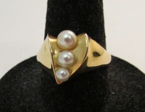 Vintage 14K Yellow Gold Three Pearls Ring Size 6 3/4 - Picture 1 of 9