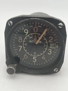 Altimeter Type B-11 Bulova Watch Co- Untested - Picture 1 of 9