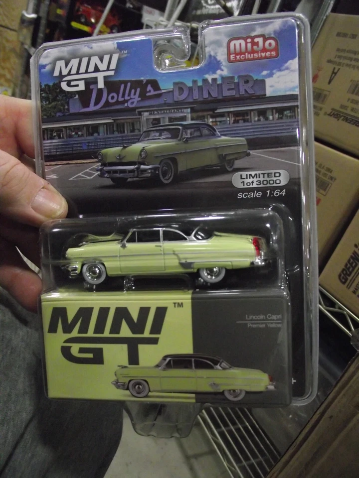 Mini GT 1/64 Lincoln capri yellow NIB - Изображение 1 из 1