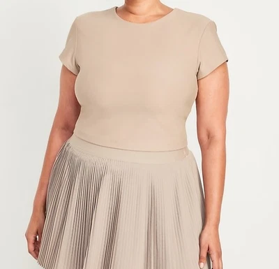 Top Old Navy PowerSoft manga corta soporte 4X Savanna Grass beige nuevo con etiquetas Foto 1 de 4
