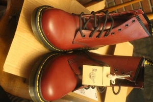 Botas Dr. Martens Mujer 10 ~ Oxblood Borgoña 11821 Air Wair Combat - Imagen 1 de 14