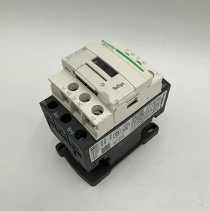 Schneider LC1D12U7 Contactor 12A 3P Coil 240VAC Non-Reversing 7.5 HP at 480V - Picture 1 of 8