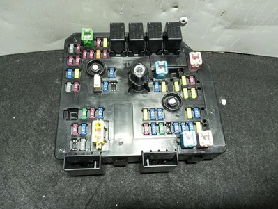 95031447 Caja Reles/Fusibles para CHEVROLET CAPTIVA 2.2 VCDi LT 2WD 283410 - Imagen 1 de 3