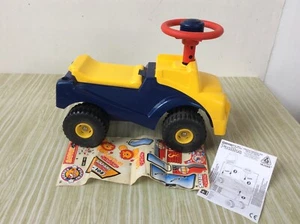TRICICLO TRATTORE TRATTORINO CAMIONCINO CAVALCABILE BAMBINI NUOVO - Foto 1 di 5