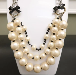 Betsey Johnson necklace triple layer graduated ivory imitation pearl mixed metal - Picture 1 of 7