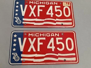 Vintage 1976 Michigan "Stars & Stripes" Set of 2 - License Plates VXF450 - Picture 1 of 2