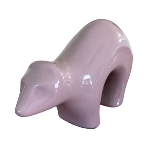 Escultura de porcelana malva estilo Memphis “Fetish Bear” Harris Marcus de colección - Imagen 1 de 4