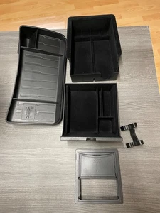 Mittelkonsolenschalen, Geheimfach, Display-Ablage - Bild 1 von 1