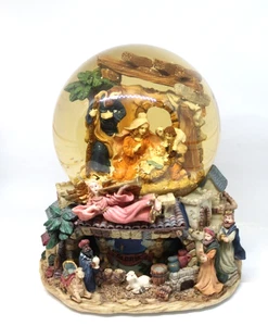 NATALE Natività MUSICALE GLOBO NEVE "IL PRIMO NOEL" Girevole - Foto 1 di 13