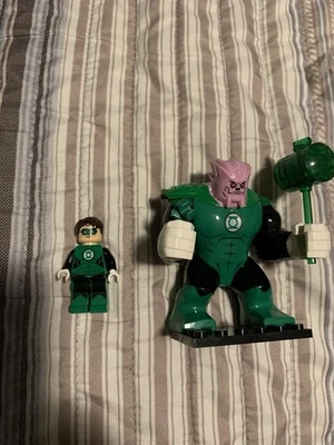 Lote de minifiguras LEGO Green Lantern y Kilowag Foto 1 de 2
