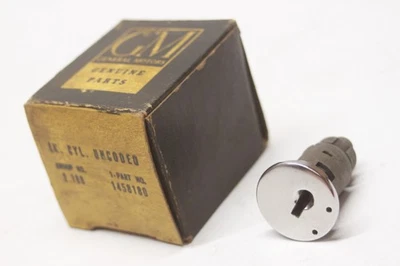 NOS 1938-47 Chevrolet Car 1938-66 Truck Ignition Switch Lock Cylinder GM 1458180 - Image 1 of 4