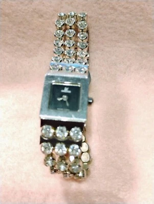 SWAROVSKI ~ SWISS MADE ~  CRYSTAL ~ WATER RESISTANT WOMEN'S WATCH - Image 1 of 4
