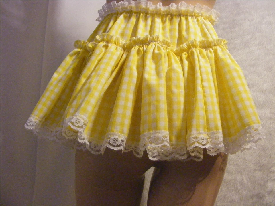 VESTIDO FANTASIA SEXY BEBÊ ADULTO MARICAS AMARELO GINGHAM MICRO MINI SAIA BABADOS 11" DE COMPRIMENTO - Imagem 1 de 1