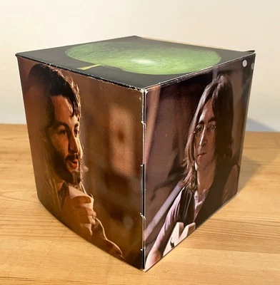 Cubo de exhibición ilustrado de 5" del club de fans de los Beatles Apple Records 1970 - Vuelve Foto 1 de 4