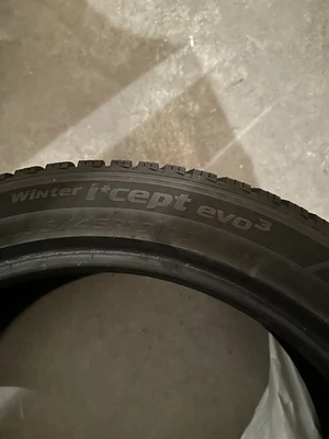 Hankook Winterreifen i*cept evo³ 245/45 R19 99V M+S – DOT 2422,  Ganz Neu - Bild 1 von 3