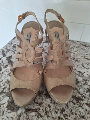 Sandalias de tacón Prada de charol talla 37,5 Foto 1 de 4