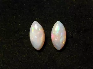 genuine solid Australian opal stud earrings, solid 14k yellow gold. - Picture 1 of 4