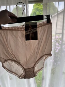 Vtg Sears The Doesnt Panty Nylon Sz 7 Back Seam Granny New Sissy Cream 39-40 Hip - Picture 1 of 7