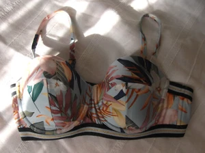 Bikini Oberteil, blau mit Blüten, H&M, ungetragen - Bild 1 von 5