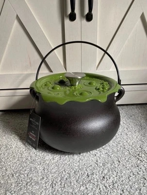 Smith & Clark 4QT Cast Iron Cauldron Witches Brew Bubbling Lid Green - Image 1 of 3