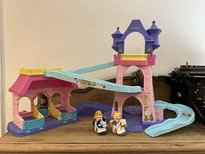 Little People Disney Princess Klip Klop Stable Play Set - Picture 1 of 3