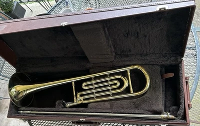 Used Getzen 300 Series Slide Trombone With Case ( No Mouthpiece ) - Image 1 of 4