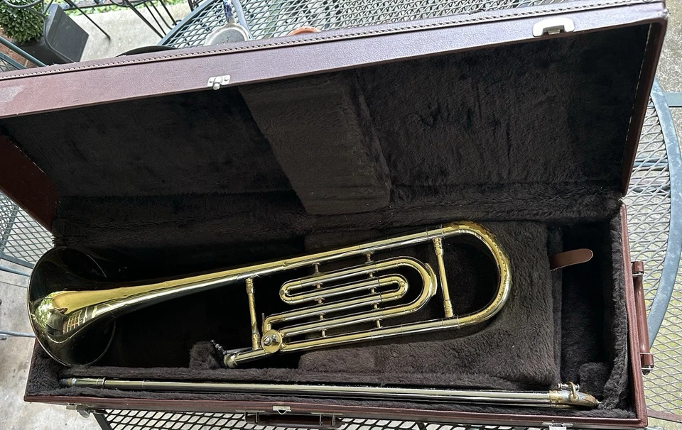Used Getzen 300 Series Slide Trombone With Case ( No Mouthpiece ) - Image 1 of 4