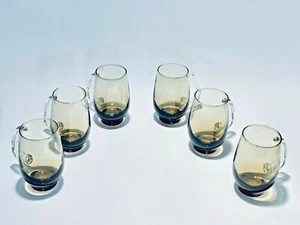 Maravilloso juego vintage de seis gafas Libbey sopladas a mano años 60 con asas estilizadas - Imagen 1 de 6