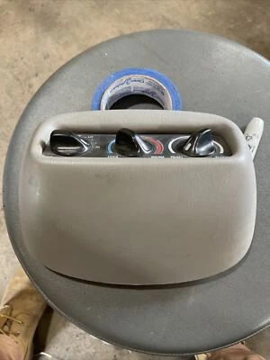 1997-2002 FORD EXPEDITION ,LINCOLN NAVIGATOR REAR CLIMATE CONTROL & TRIM BEZEL - Image 1 of 4