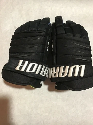 Colorado Avalanche Signed Game Used Landeskog Gloves 19-20 Avalanche Hologram Cover