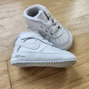Nike Air Force 1 Baby Shoes Crib Infant White Sneakers Size 2c  - Picture 1 of 7